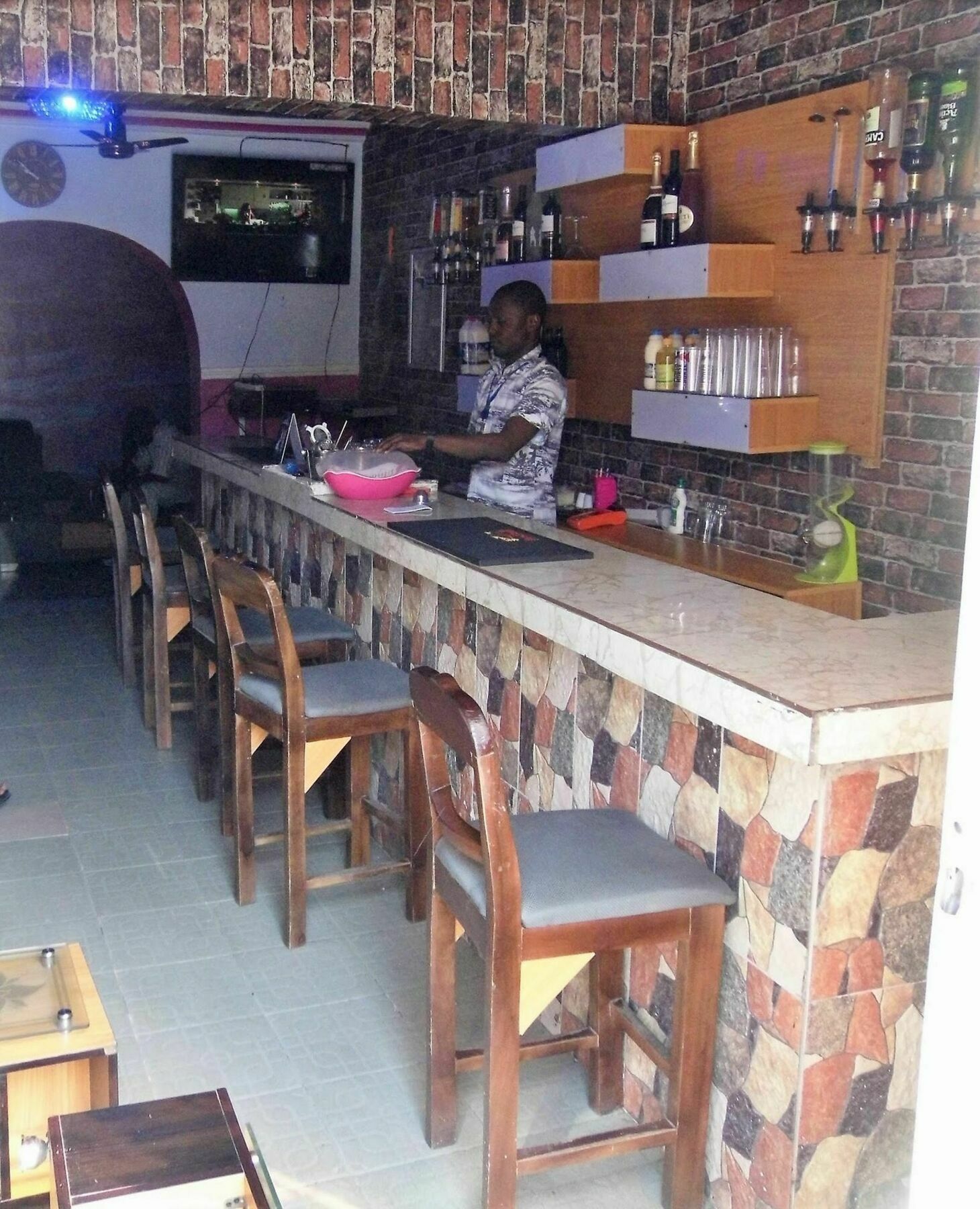 Legendary Inn & Lounge Bale Akiosi Kültér fotó