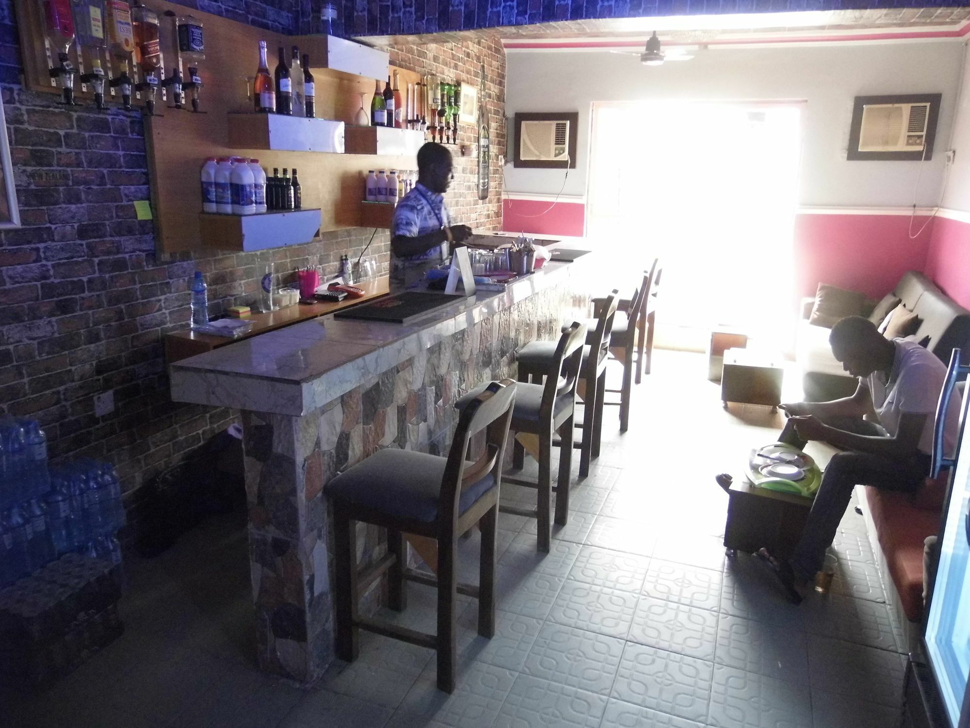 Legendary Inn & Lounge Bale Akiosi Kültér fotó